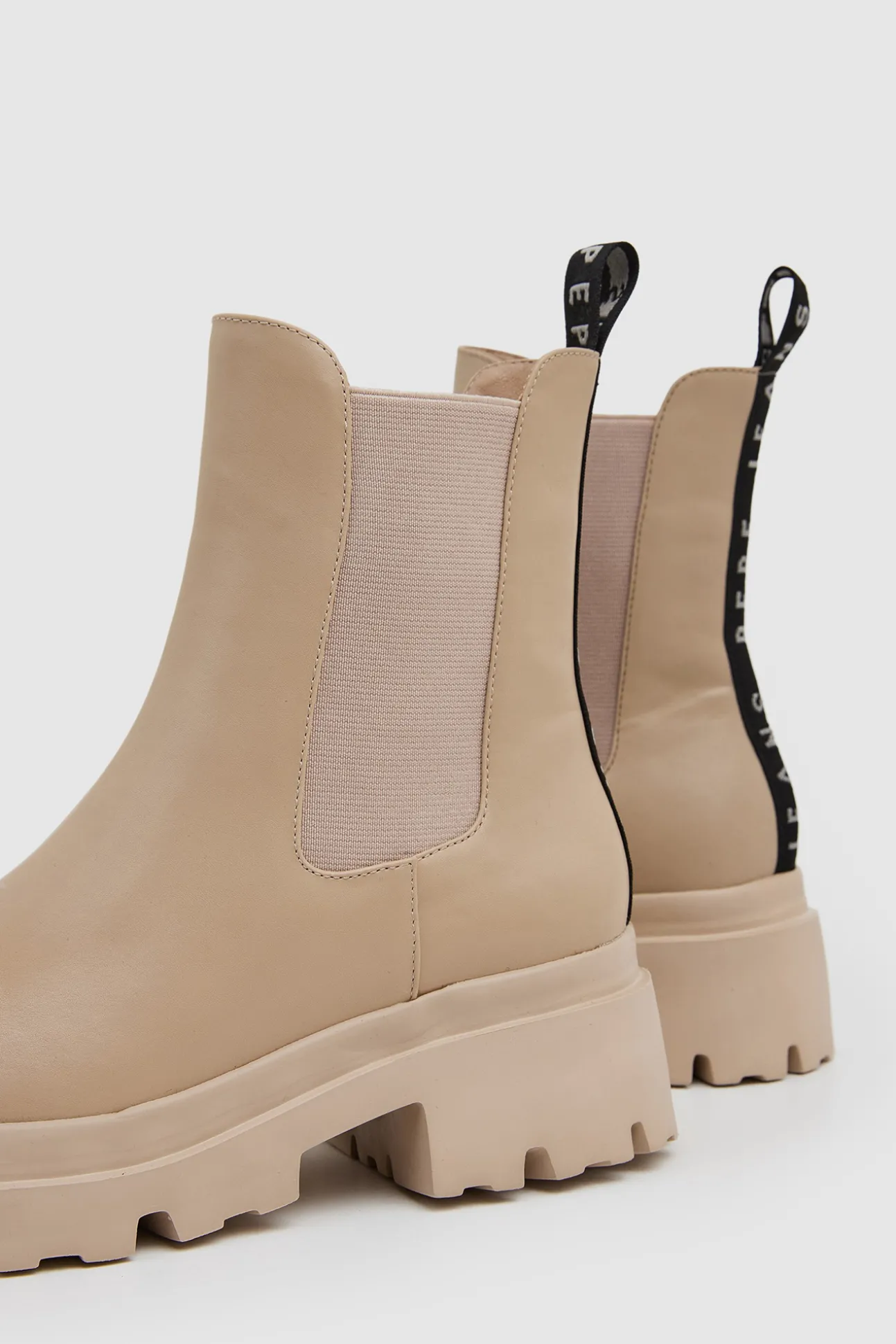 Bota Silueta Track Lol