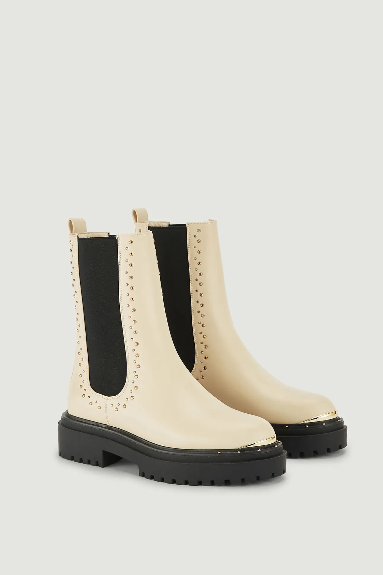 Botines Chelsea Polipiel Con Tachuelas Doradas