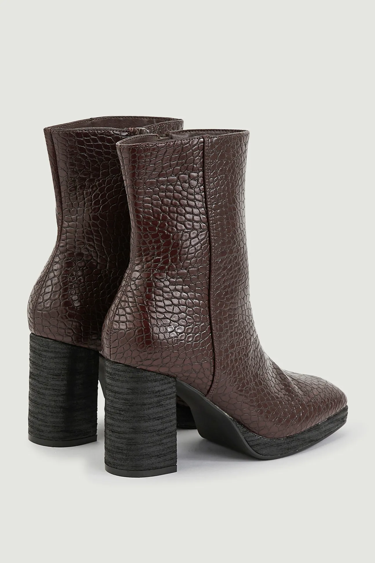 Botines De Punta Cuadrada Efecto Cocodrilo
