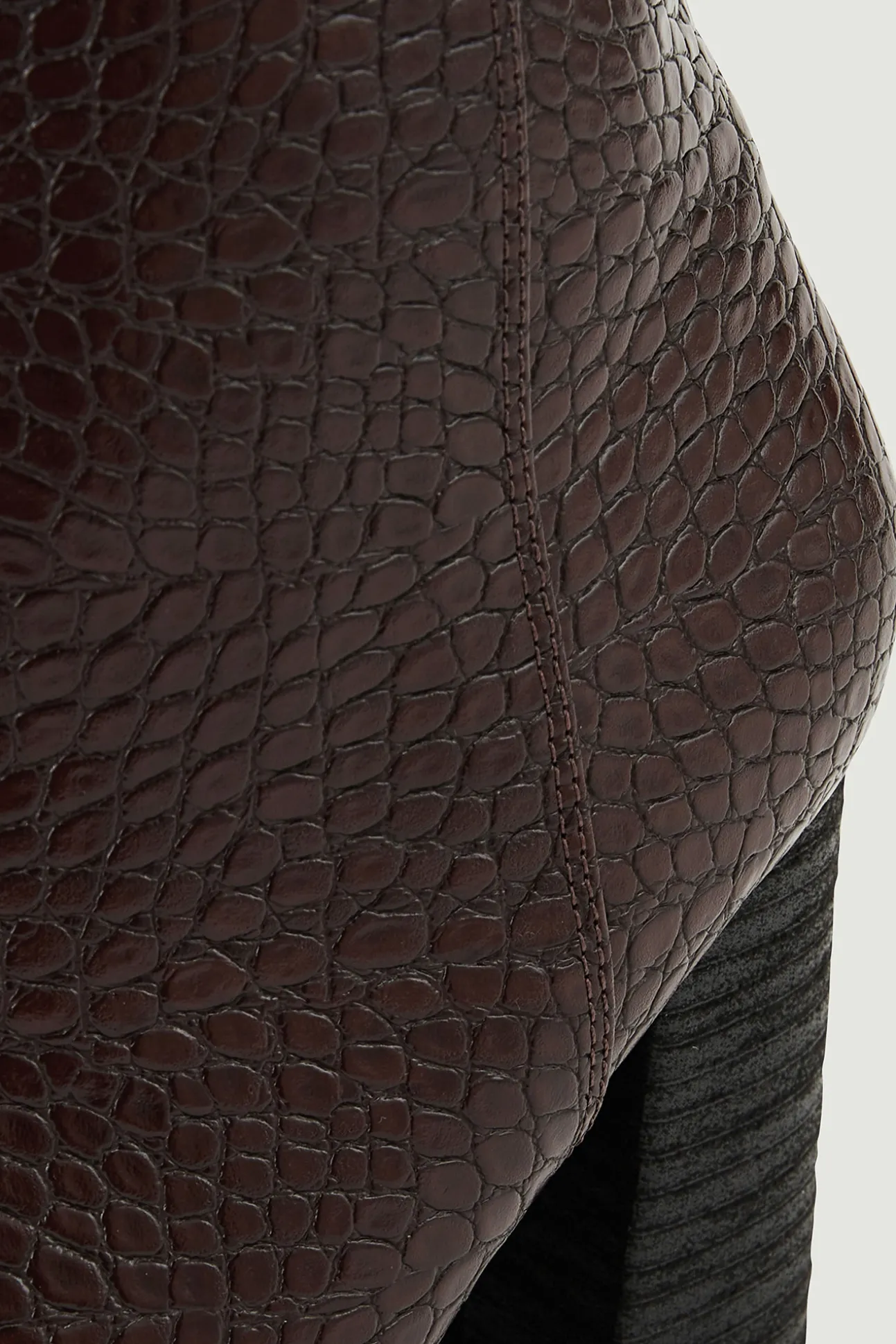 Botines De Punta Cuadrada Efecto Cocodrilo