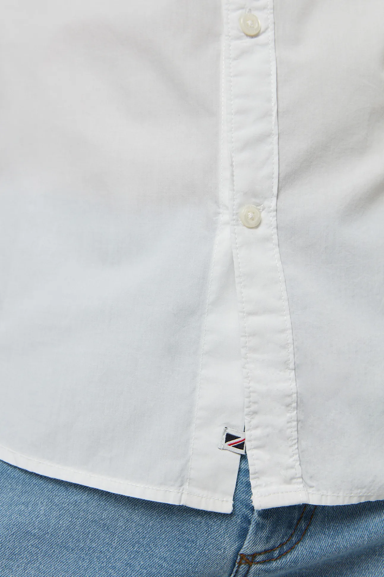 Camisa De Algodon Unicolor Slim Fit.
