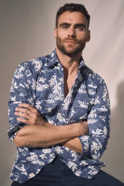 Camisa Slim Estampada Palmeras 