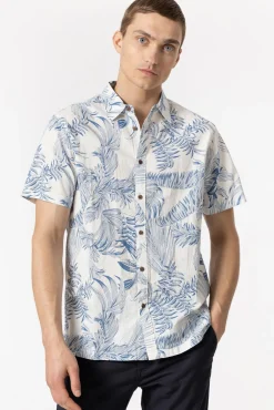 Camisa Slub Regular Fit Estampado Hojas