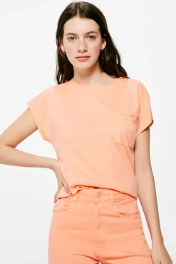 Camiseta Bolsillo Bordado Suizo