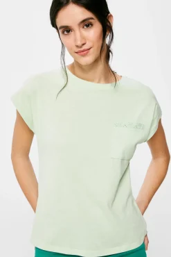 Camiseta Bolsillo Bordado Suizo