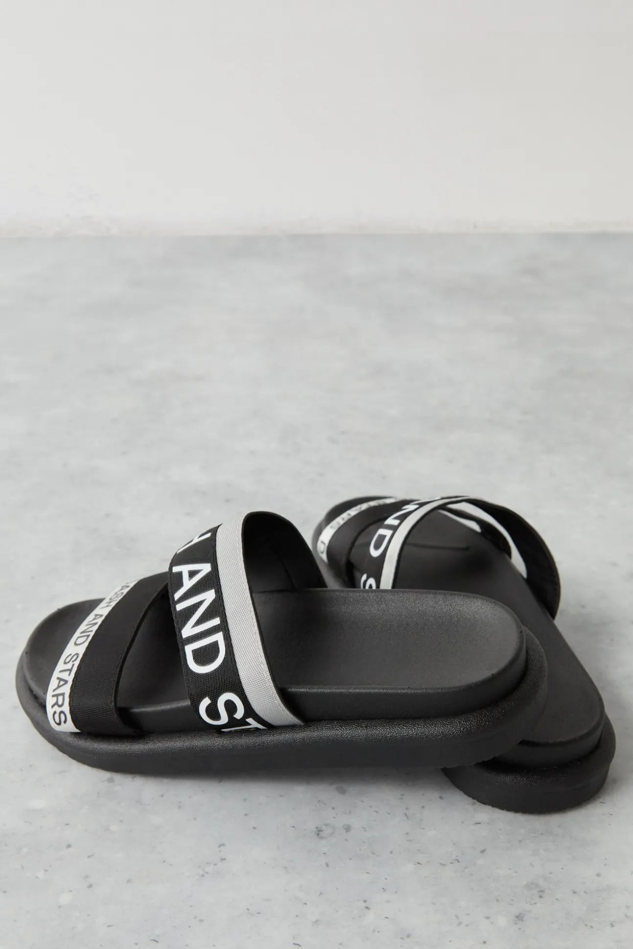 Chanclas Tiras Logo Gris
