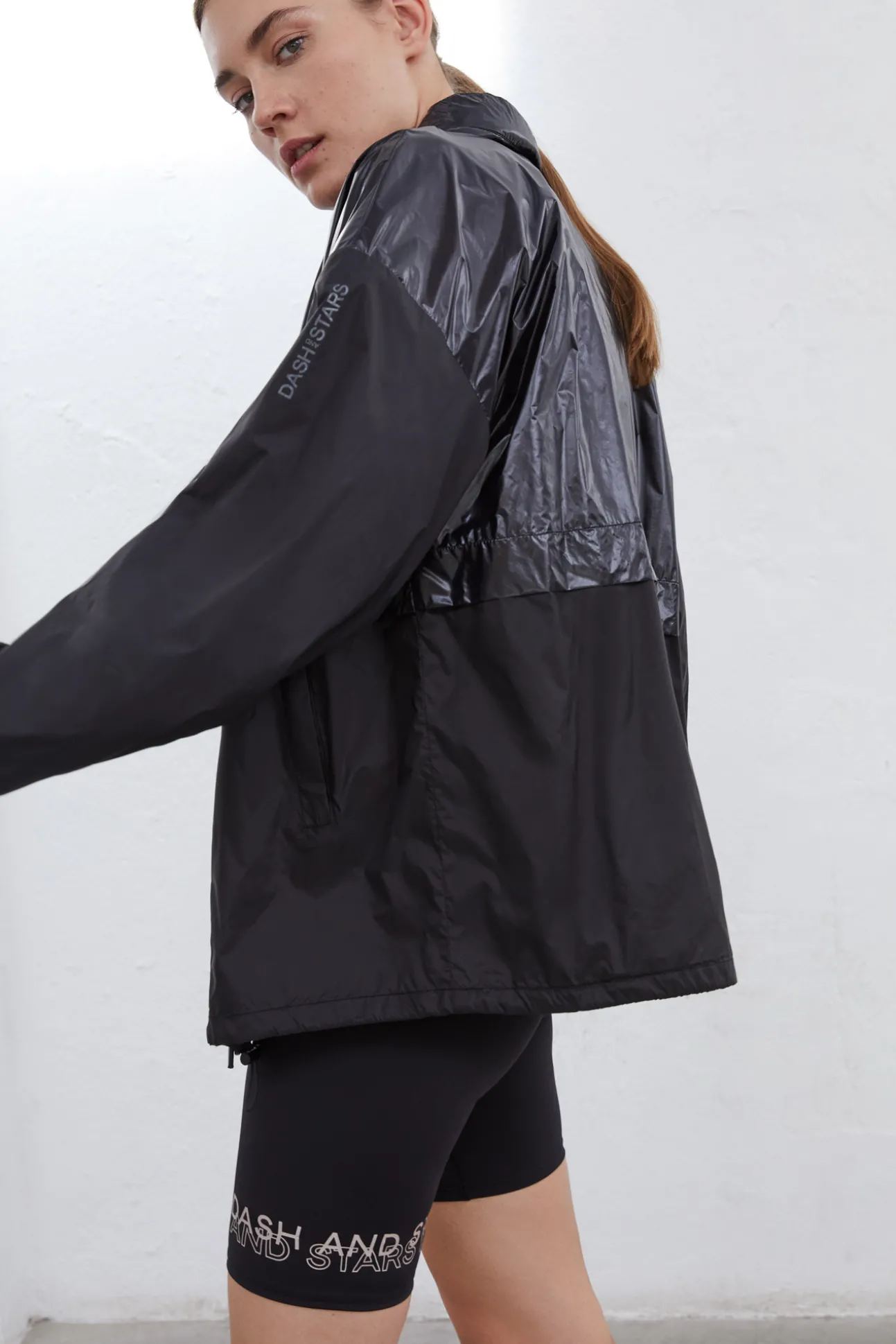 Chaqueta Water Resistant Negra
