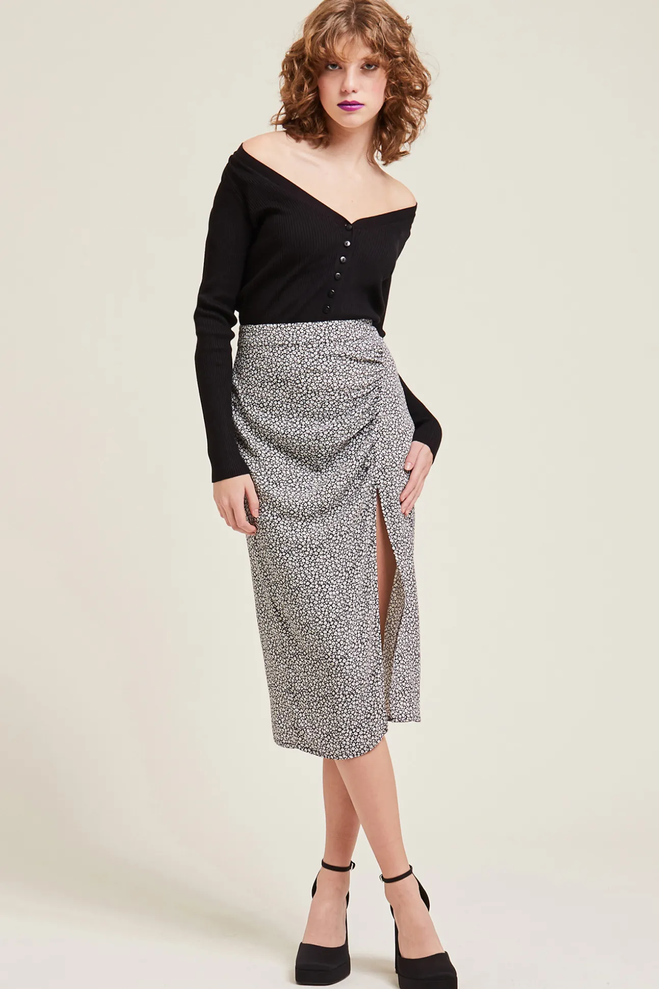 Falda Midi Con Fruncidos Y Abertura