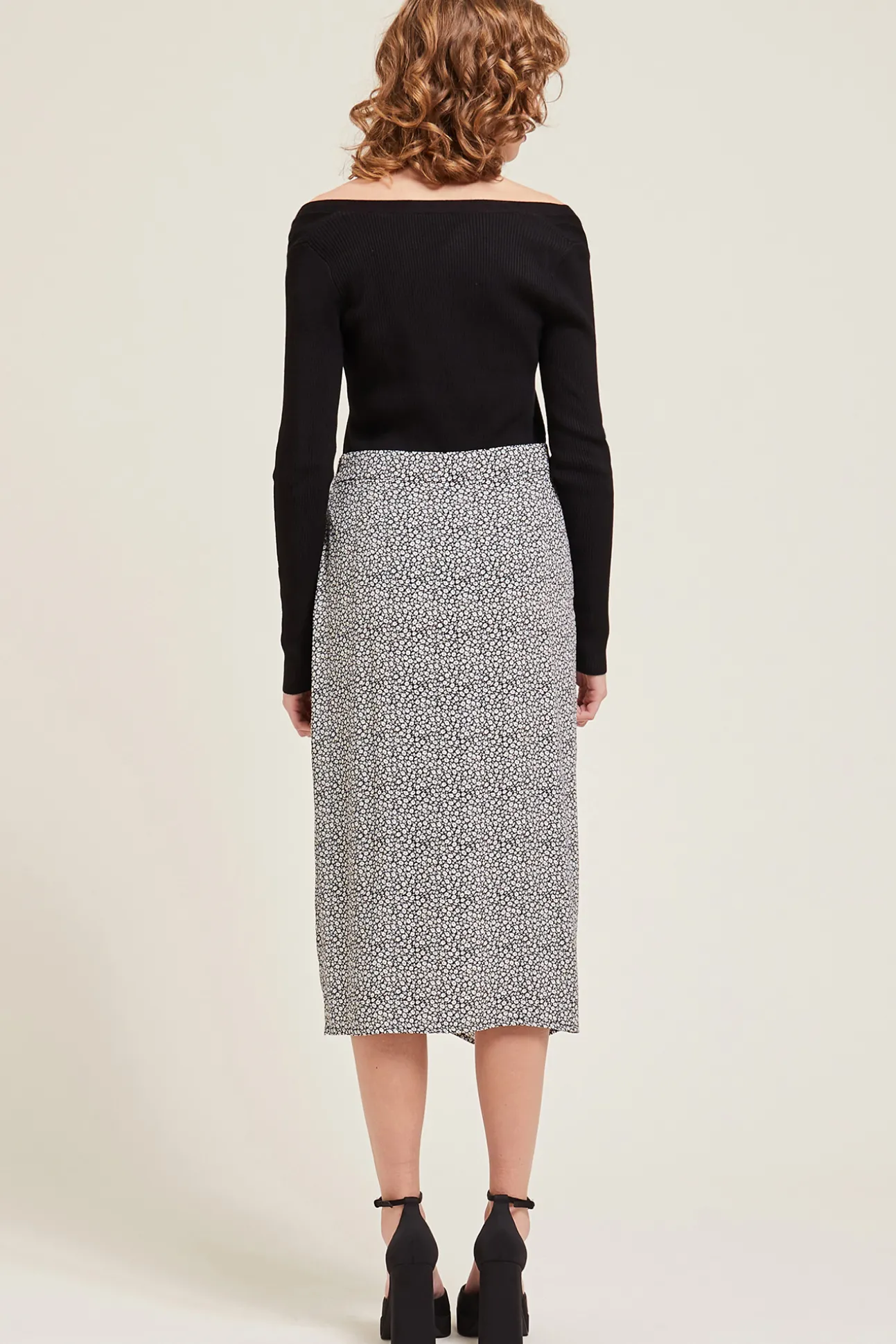 Falda Midi Con Fruncidos Y Abertura