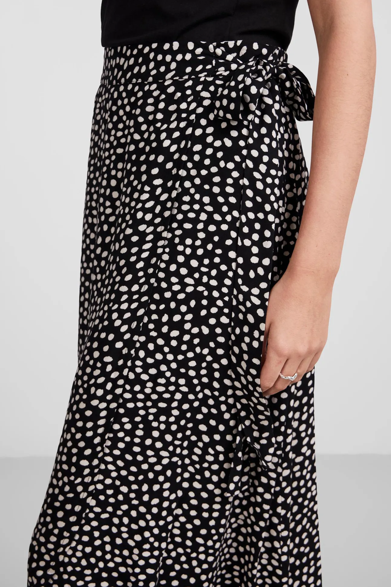 Falda Midi Cruzada.