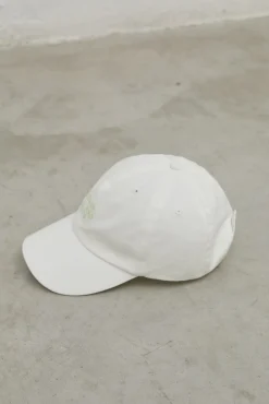 Gorra Blanca Logo Bordado