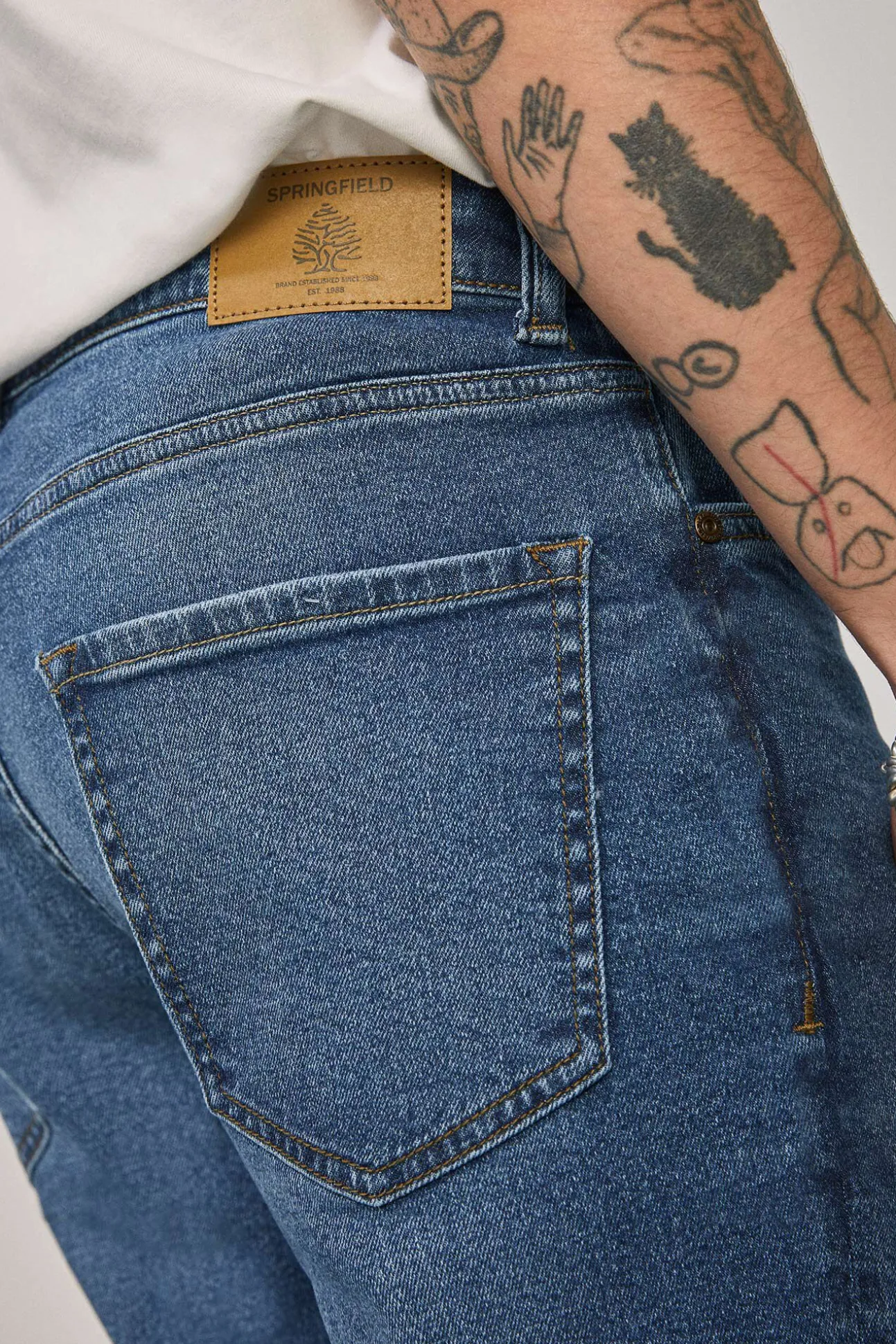 Jeans Regular Lavado Medio