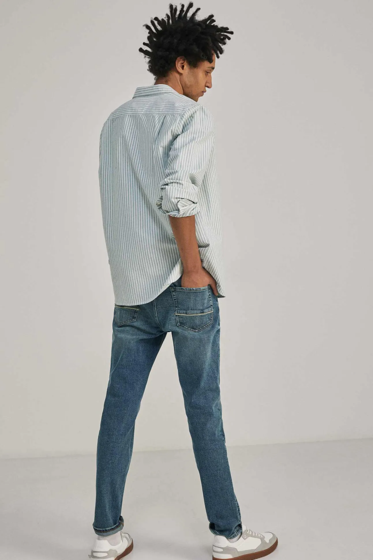 Jeans Slim Lavado Medio Ensuciado