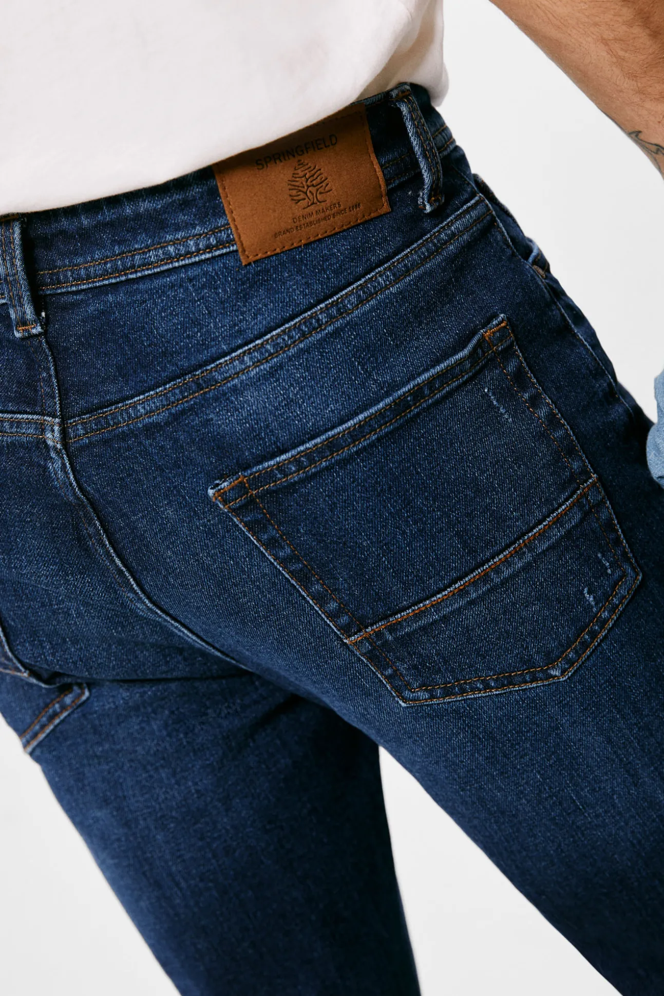 Jeans Slim Lavado Medio Oscuro
