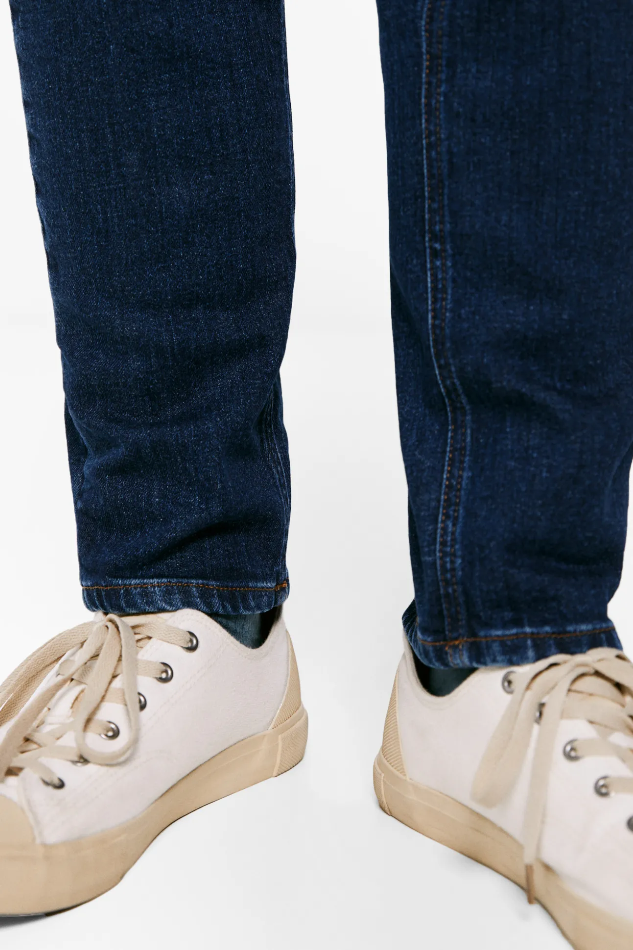Jeans Slim Lavado Medio Oscuro