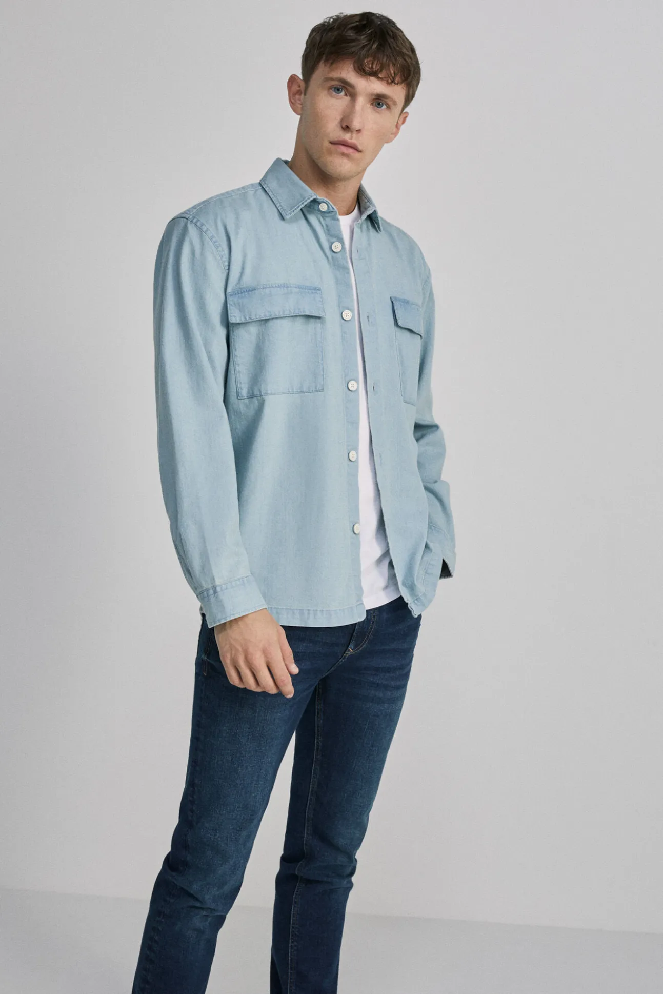 Jeans Slim Lavado Oscuro Ensuciado