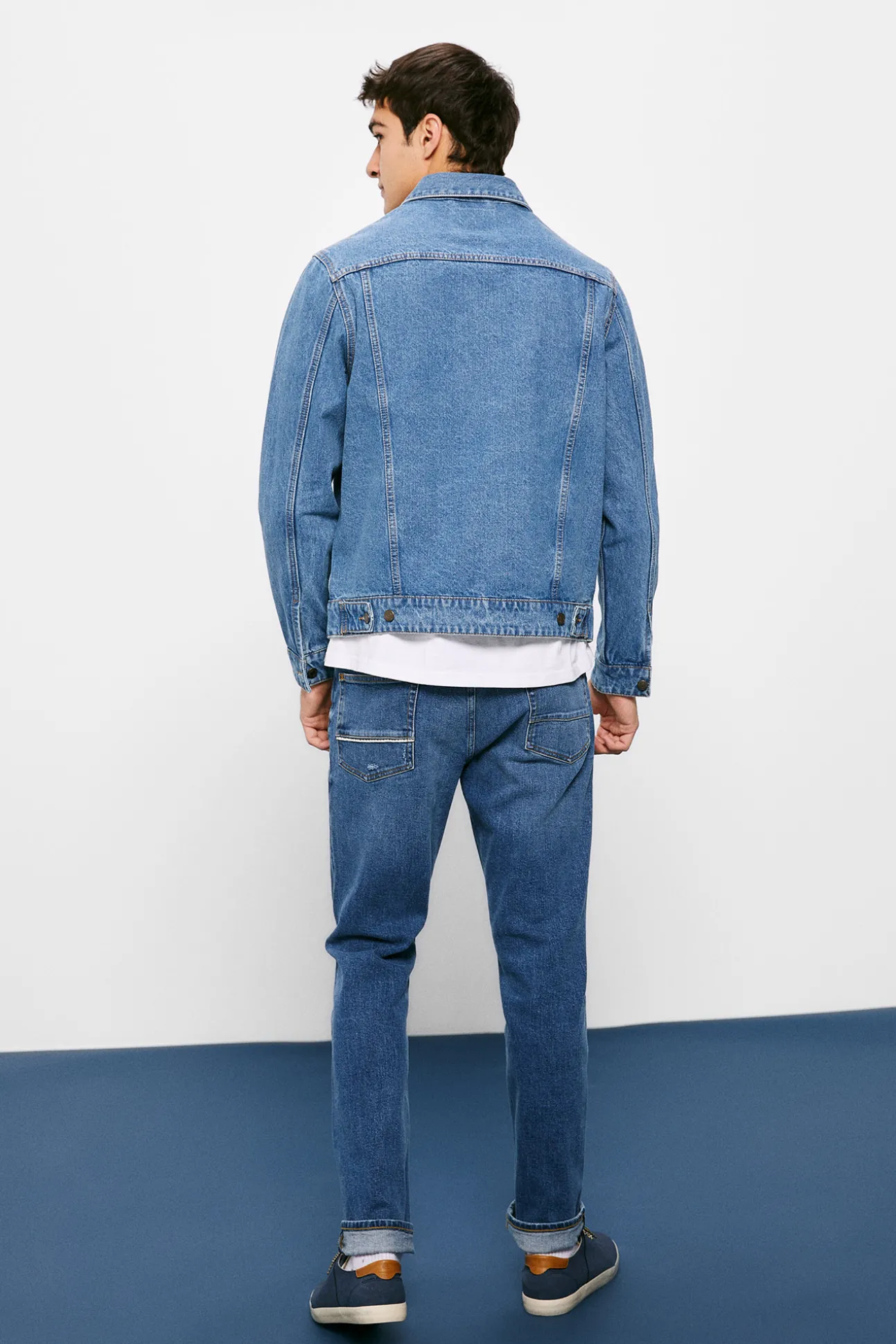 Jeans Slim Ligero Lavado Rotos Reparados