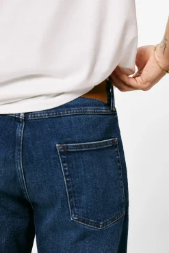 Jeans Slim Straight Lavado Medio Oscuro