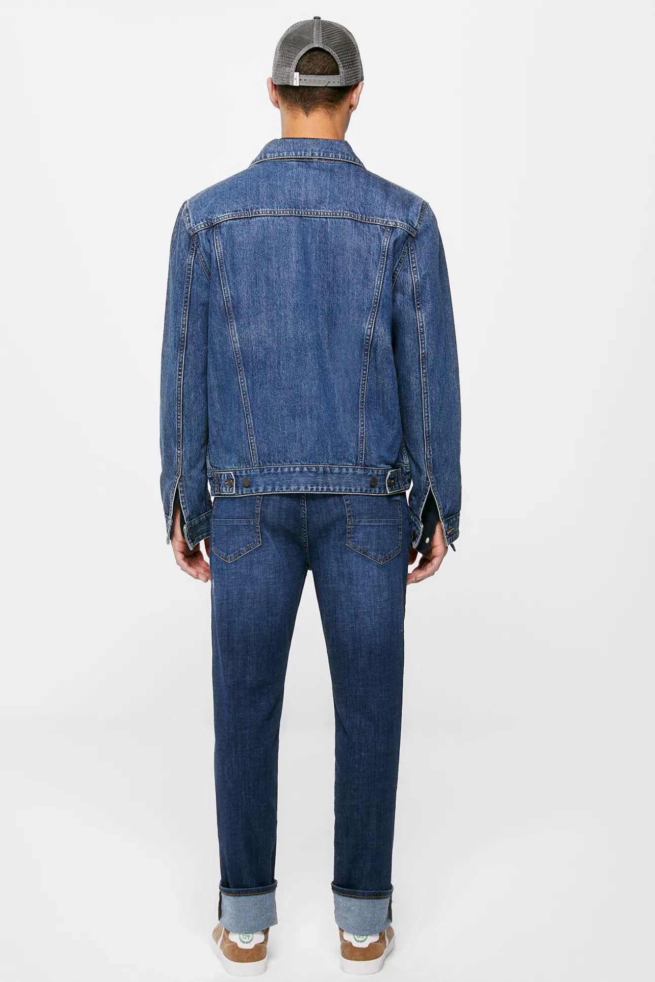 Jeans Slim Ultra Ligero Lavado Medio Oscruo