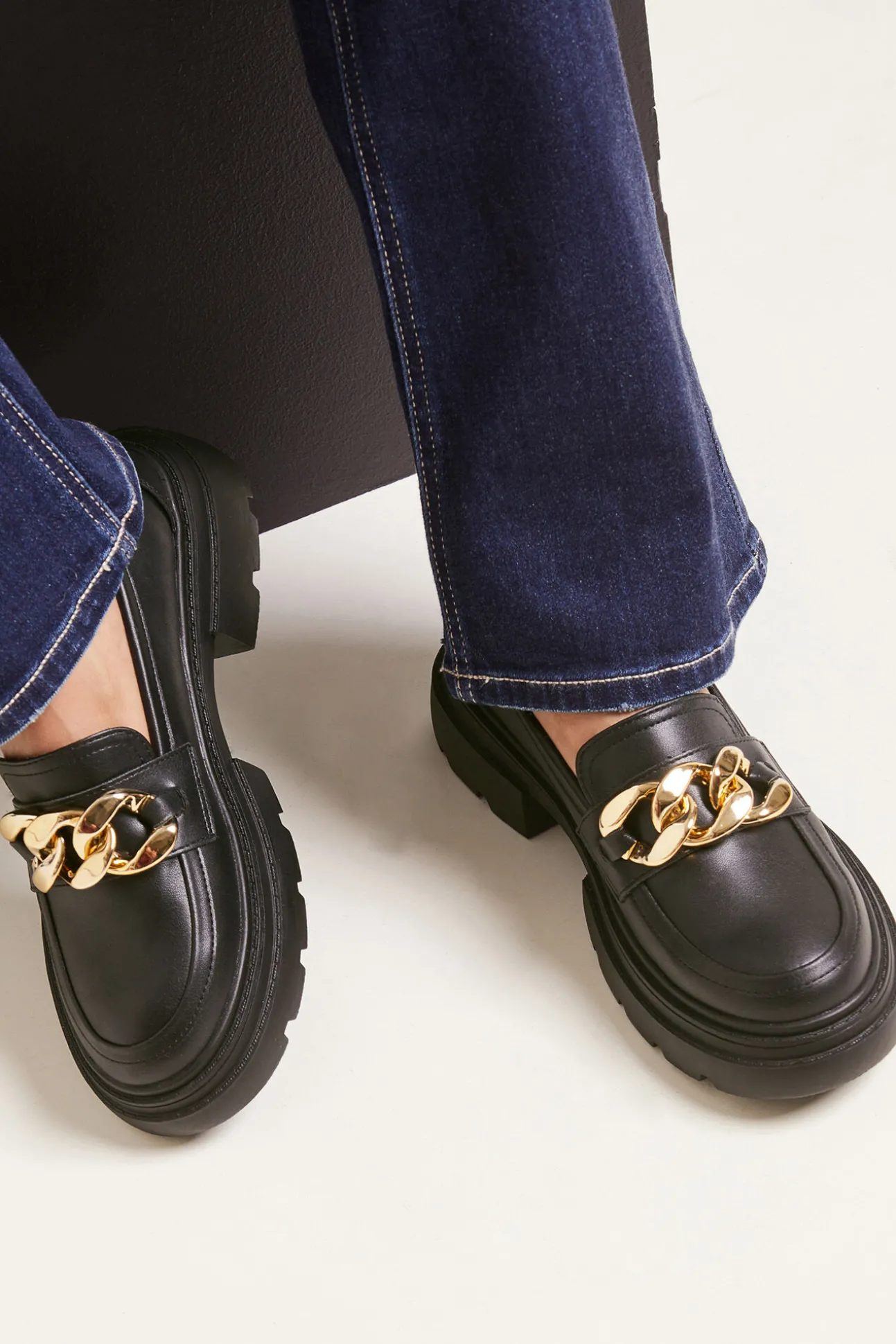 Mocasines Polipiel Chunky Con Hebillas Doradas