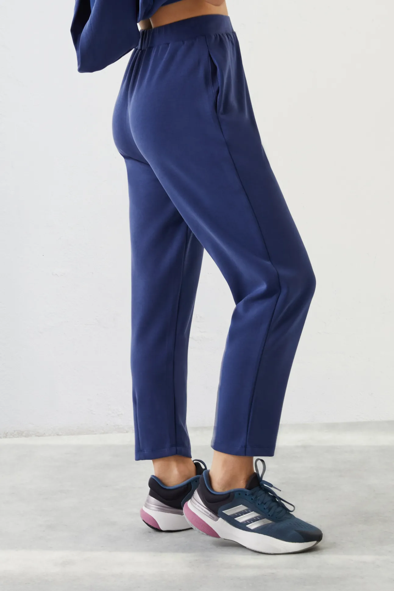Pantalon Jogger Oscuro
