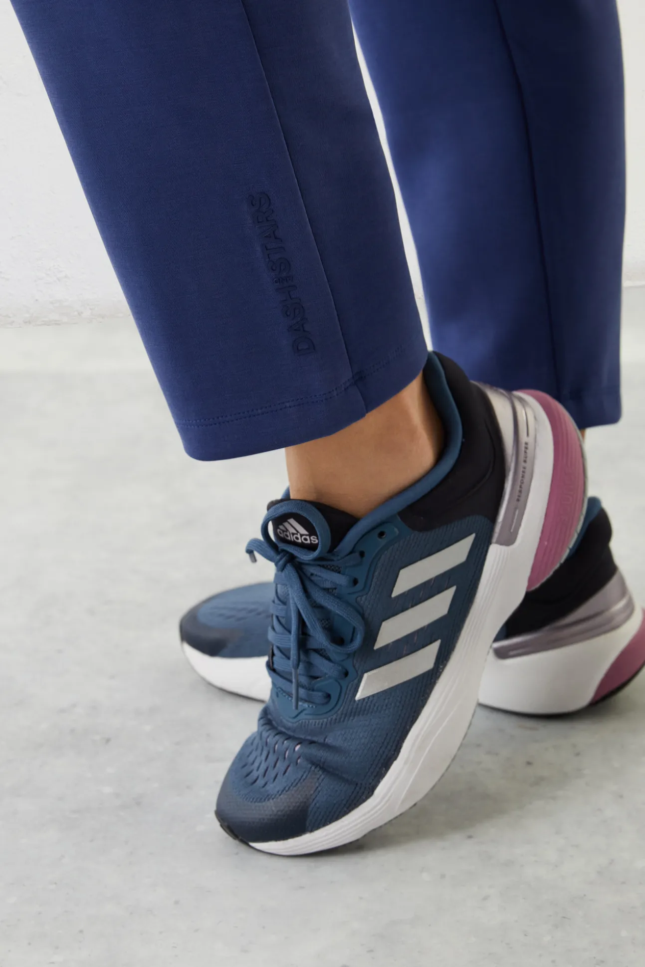 Pantalon Jogger Oscuro