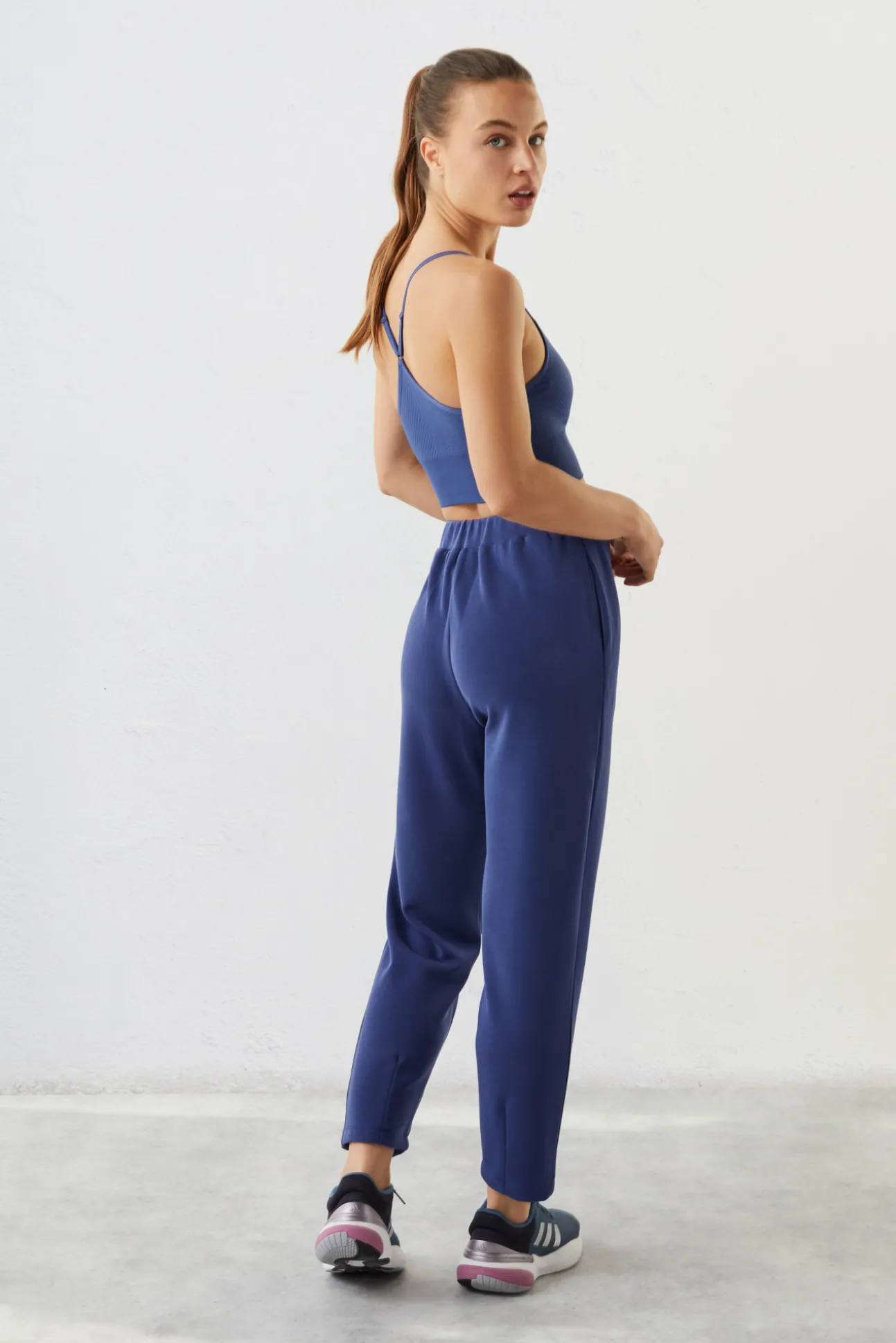 Pantalon Jogger Oscuro