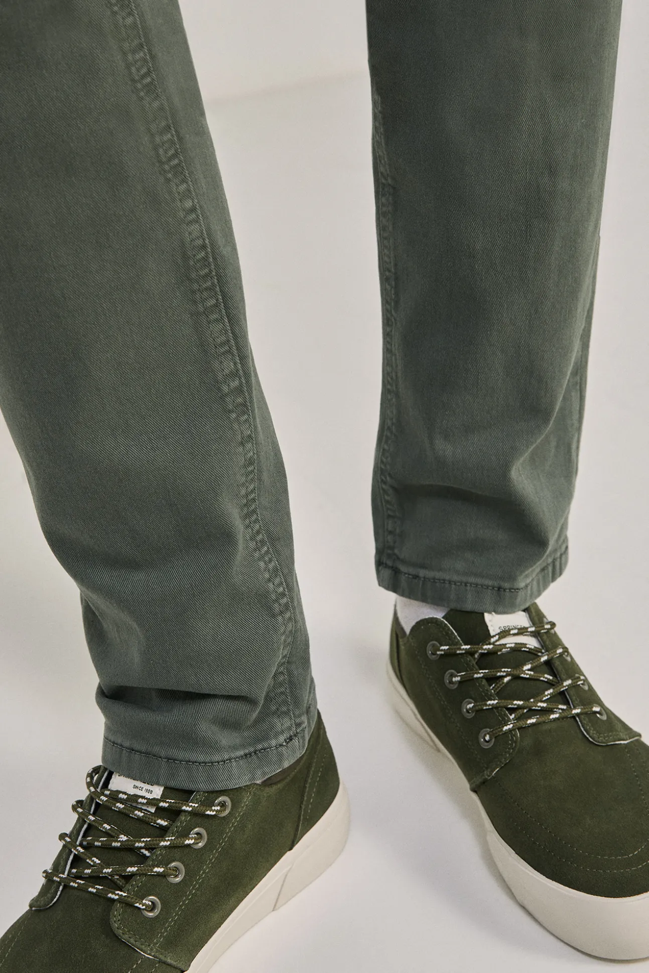 Pantalon Slim 5 Bolsillos Color