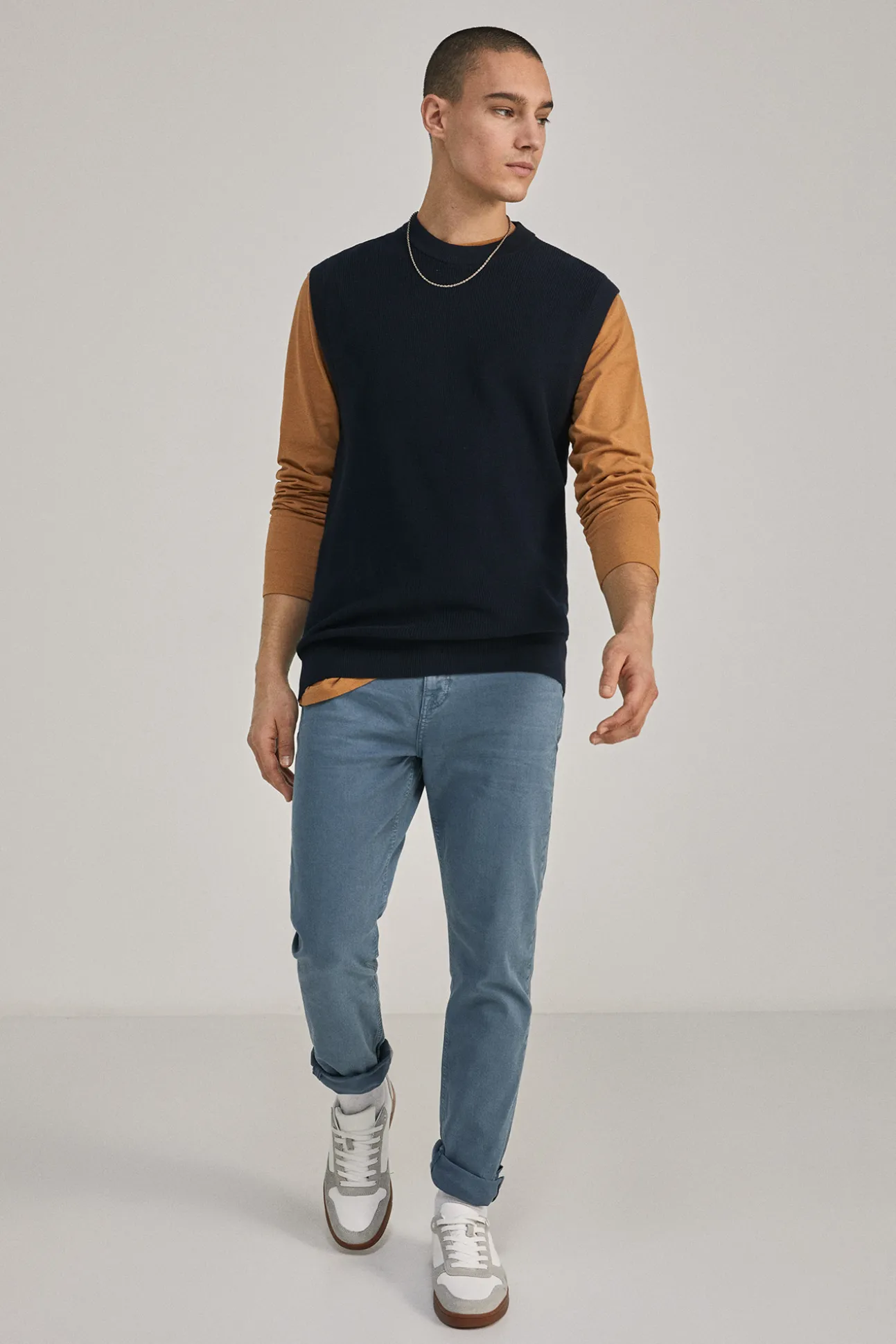Pantalon Slim 5 Bolsillos Color