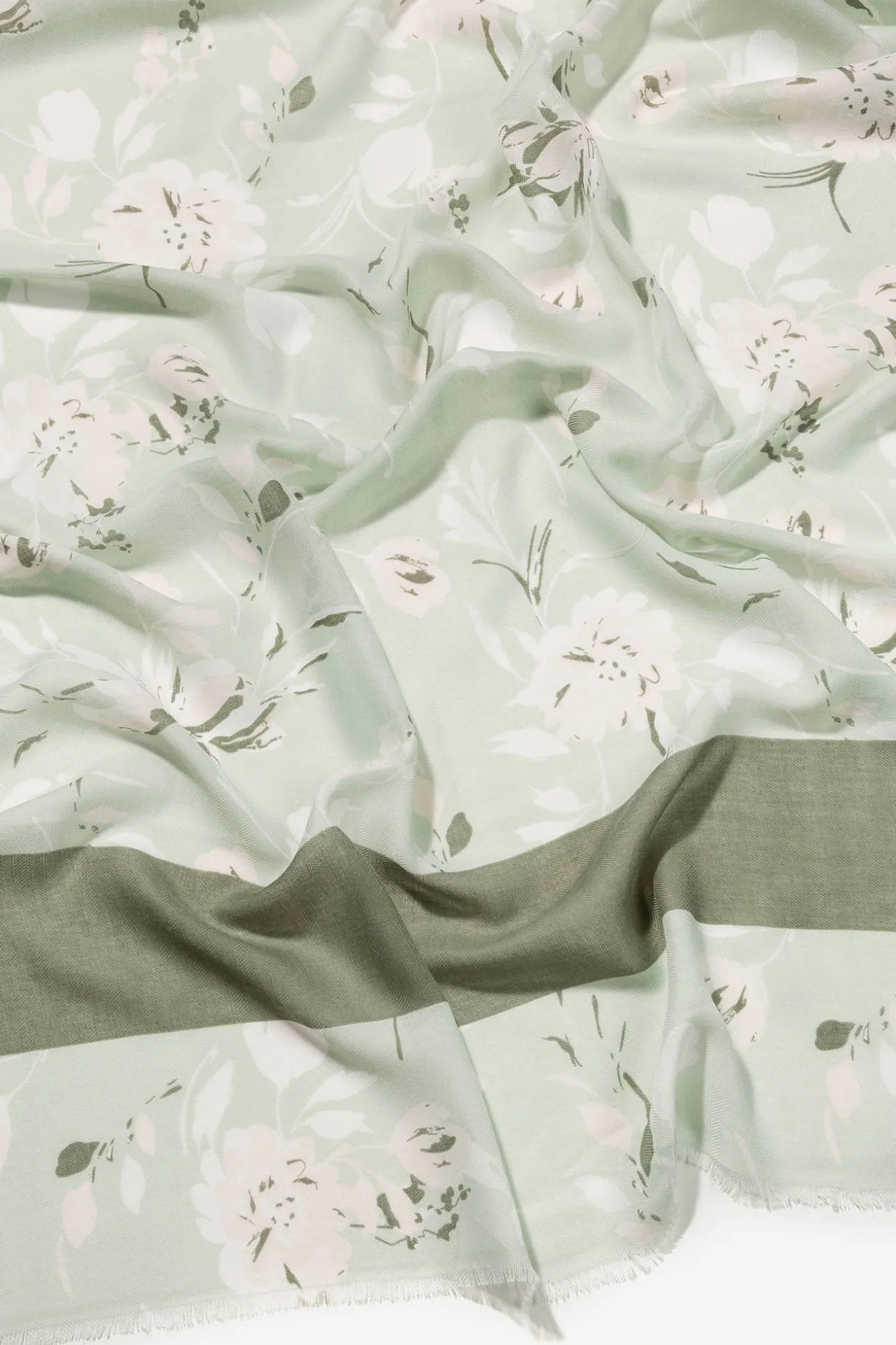 Panuelo Con Estampado Floral