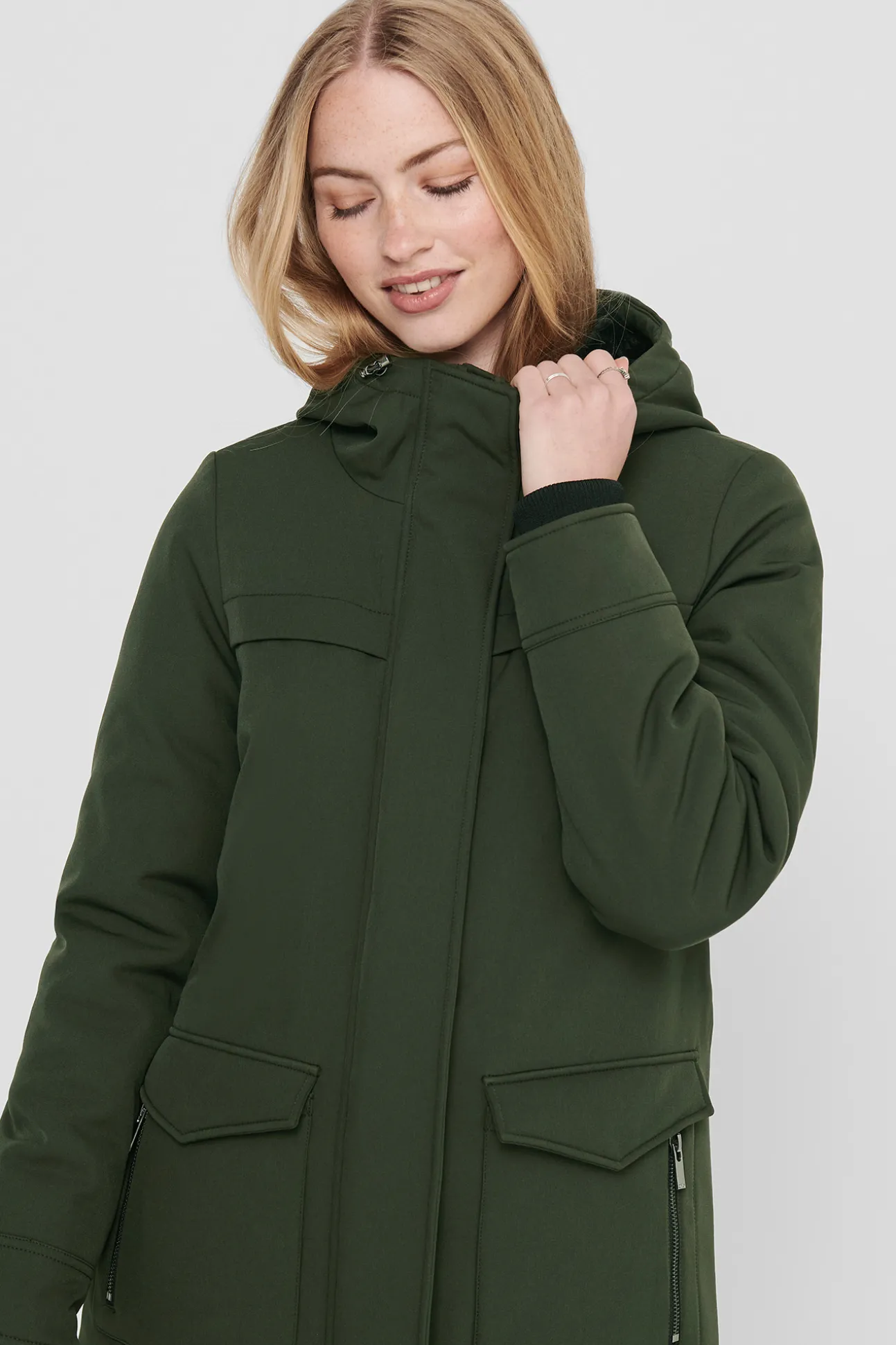 Parka 3/4 Bolsillos Con Capucha
