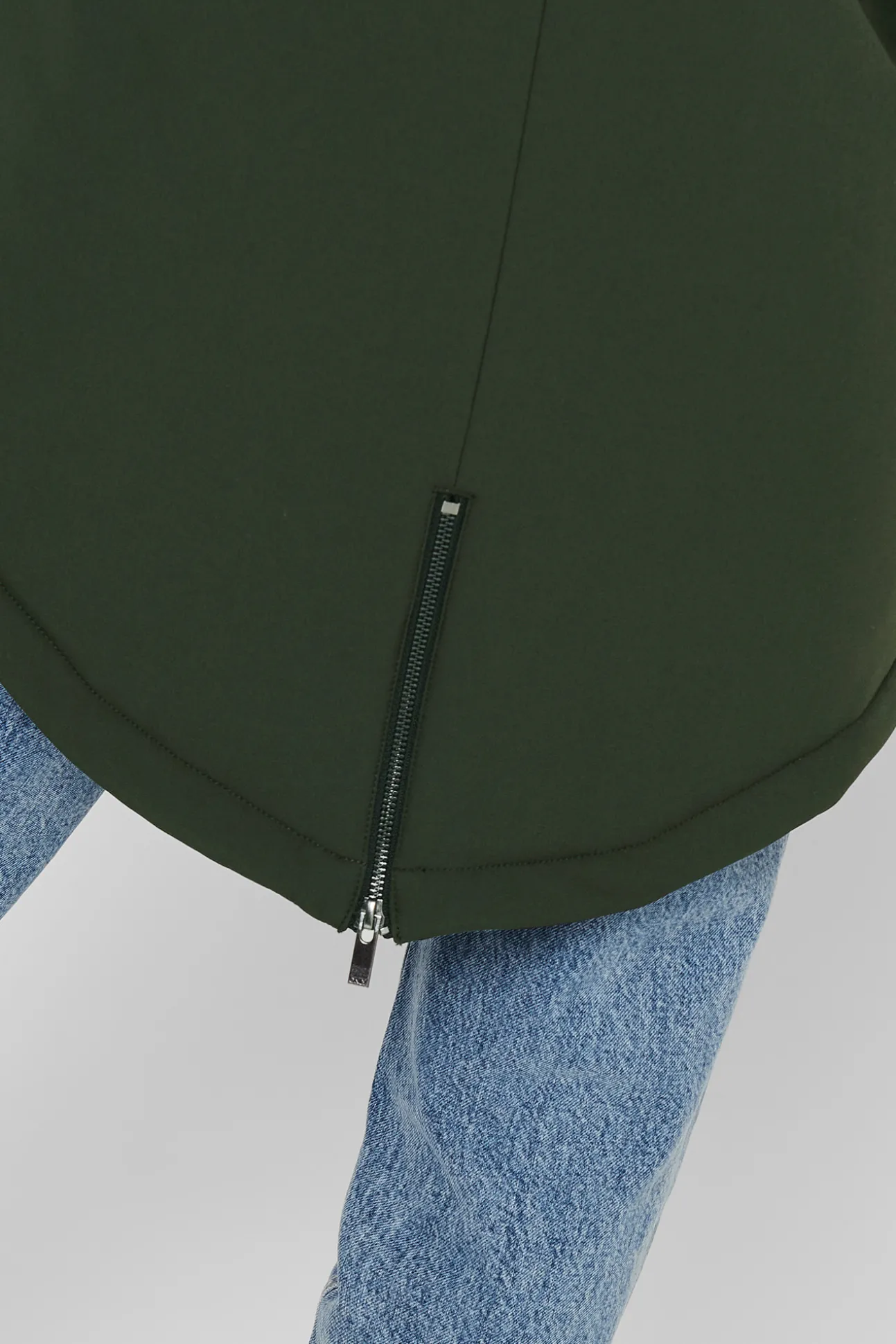 Parka 3/4 Bolsillos Con Capucha