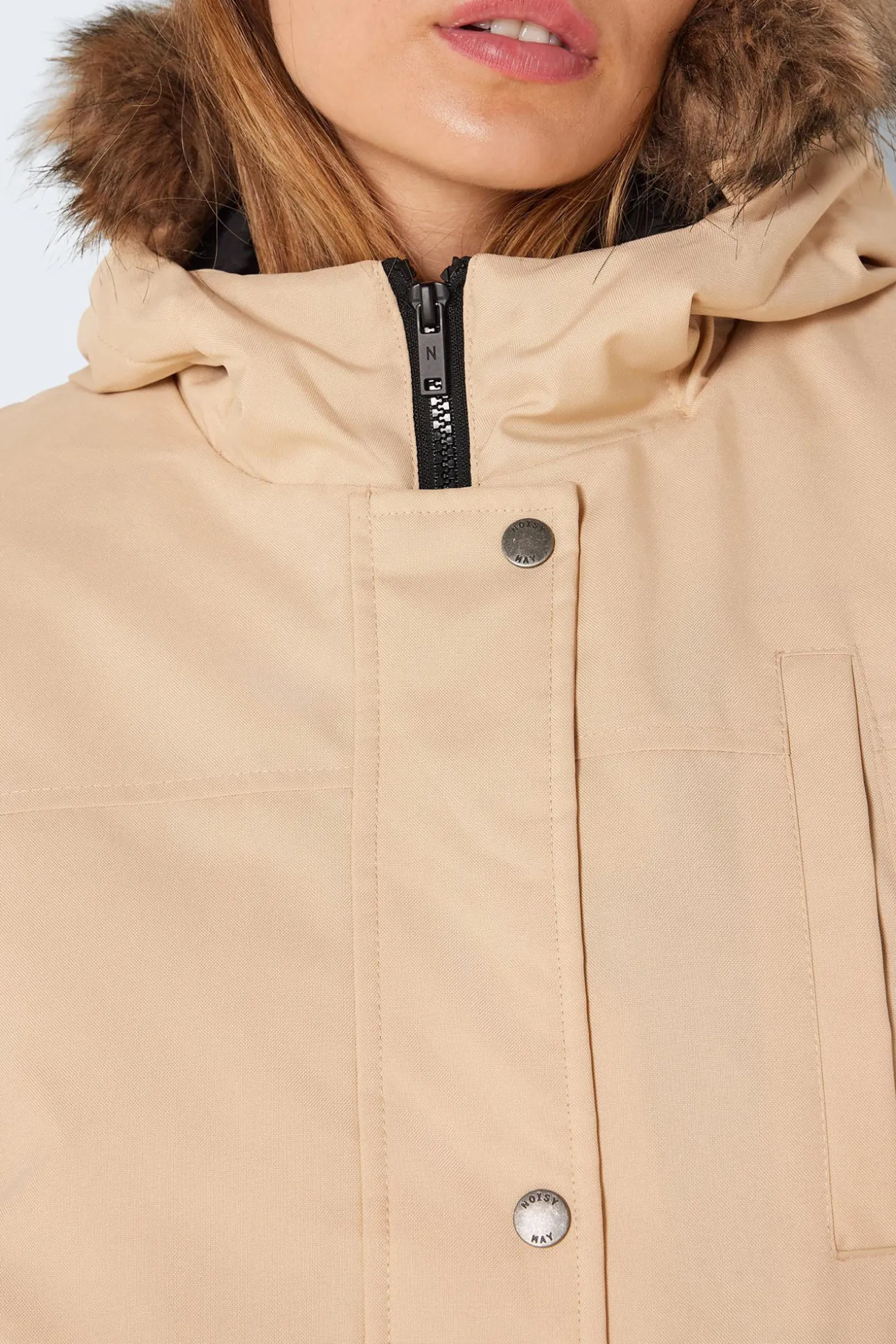 Parka Con Capucha