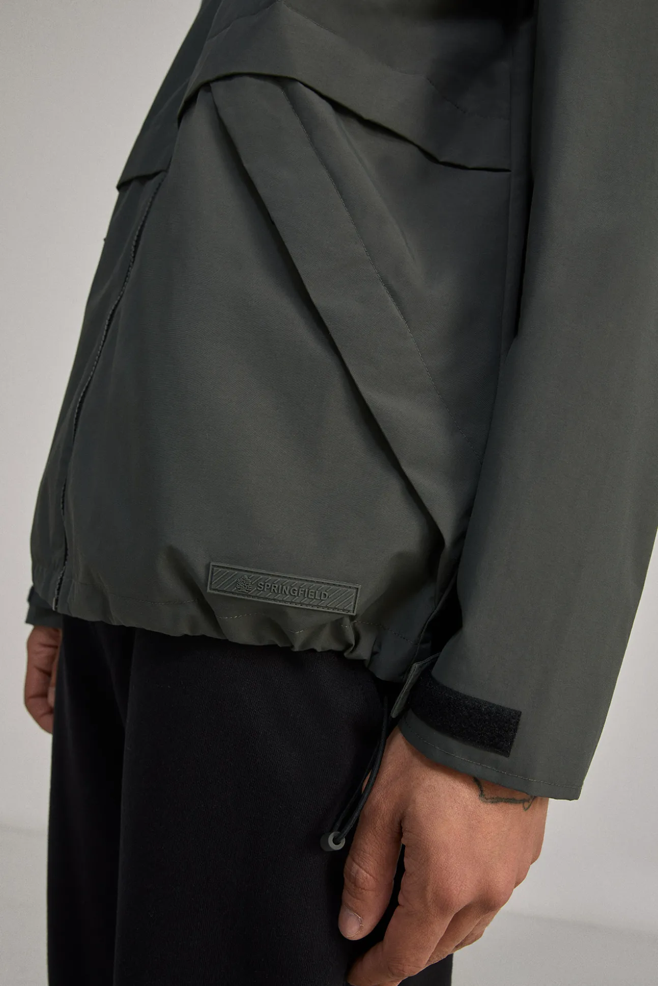 Parka Tecnica Capucha