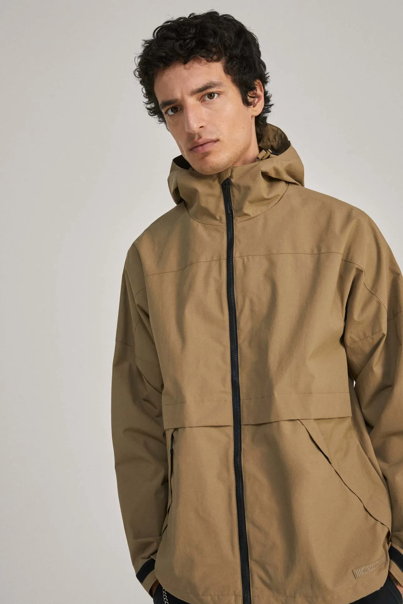 Parka Tecnica Capucha
