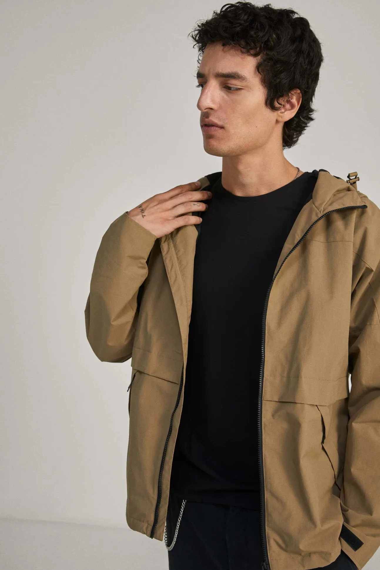 Parka Tecnica Capucha