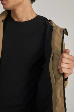 Parka Tecnica Capucha