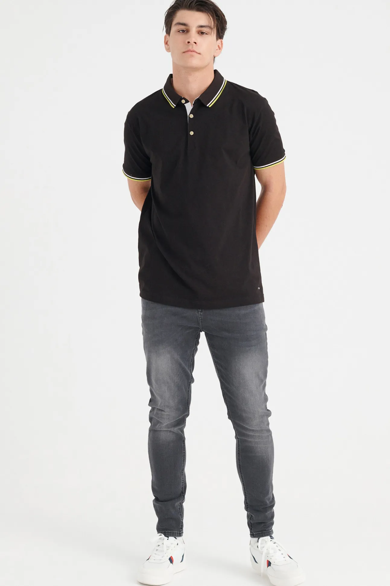 Polo Contrastes
