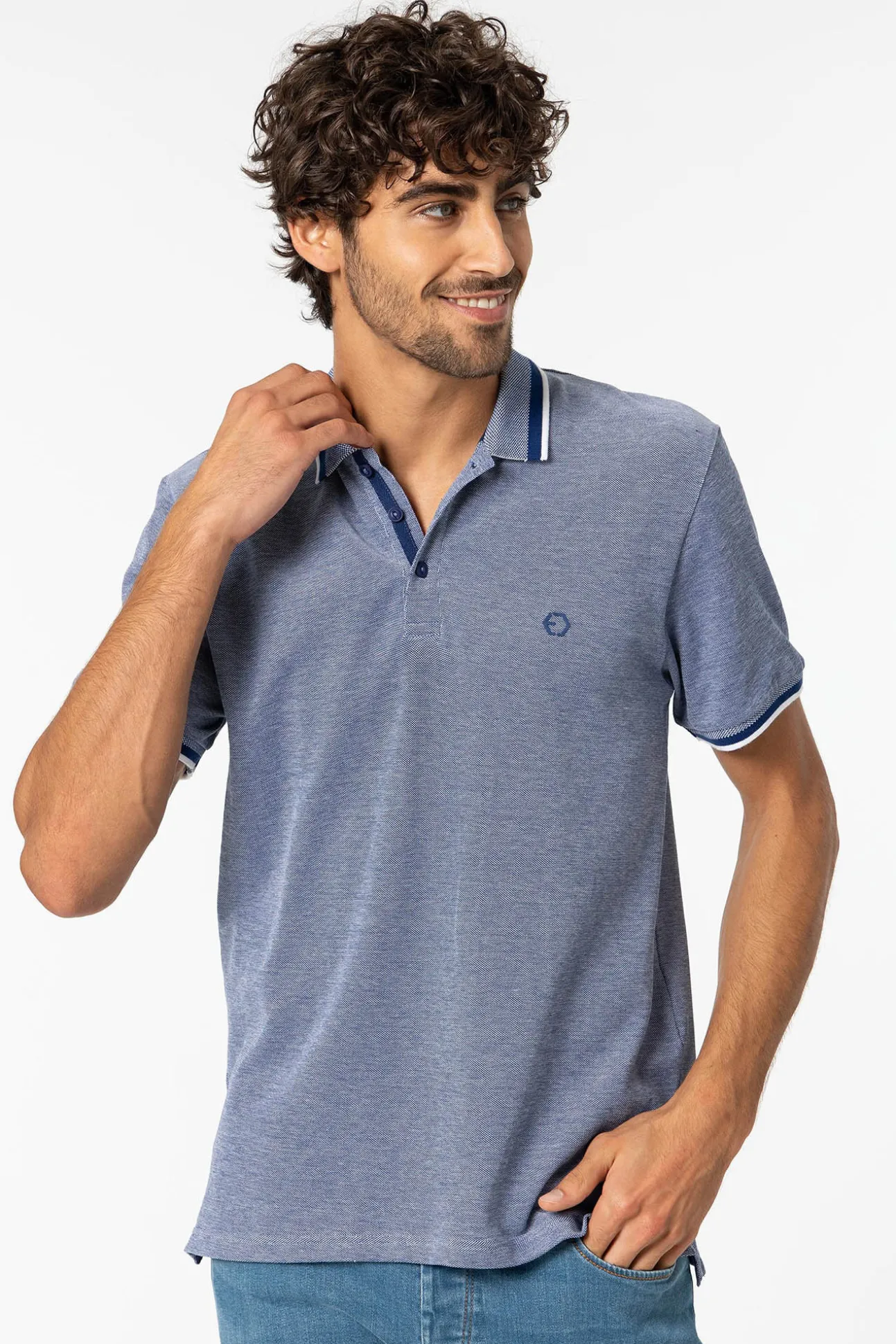 Polo Pique Detalle Estampado Con Relieve