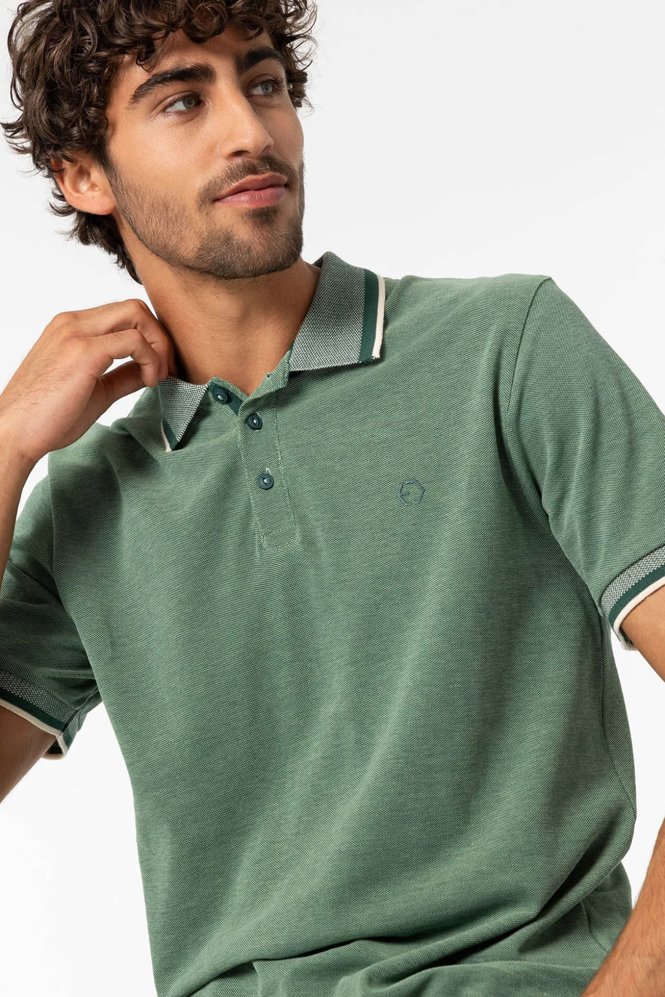 Polo Pique Detalle Estampado Con Relieve