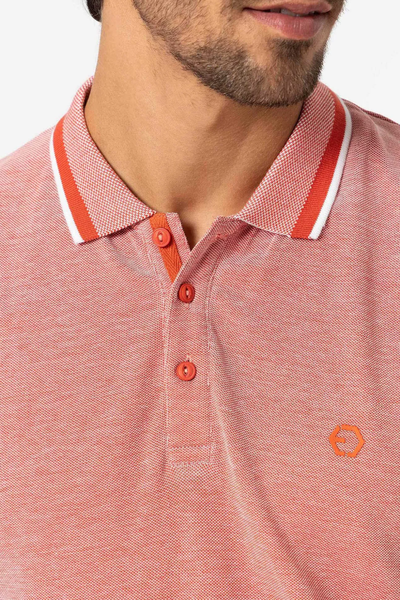 Polo Pique Detalle Estampado Con Relieve