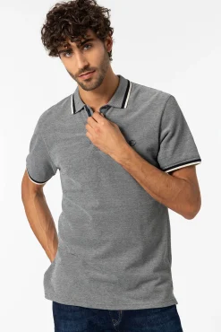 Polo Pique Detalle Estampado Con Relieve