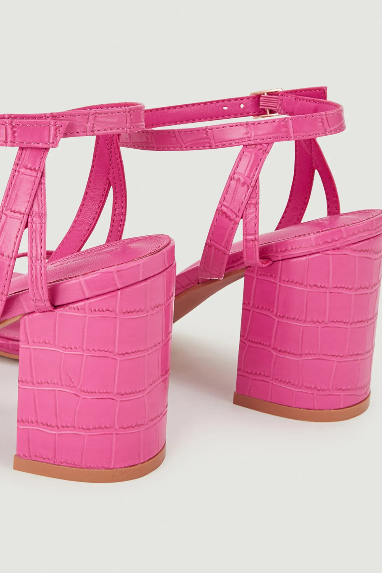 Sandalias Con Tiras Efecto Cocodrilo