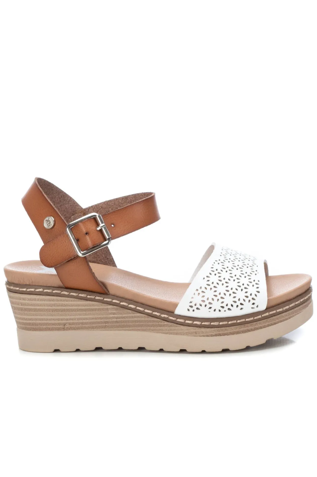 Sandalias Troqueladas Con Cuna
