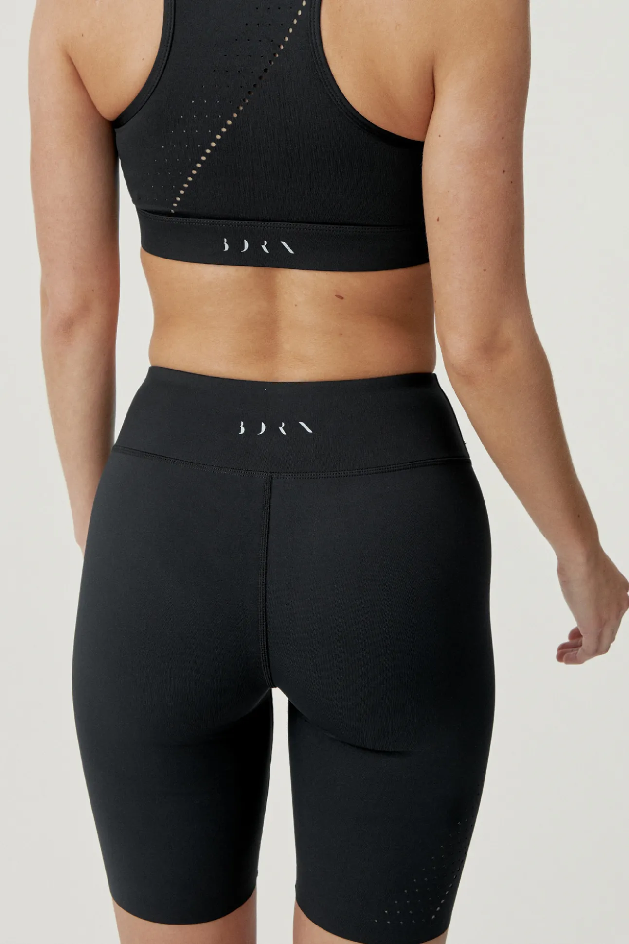 Short Soata Black