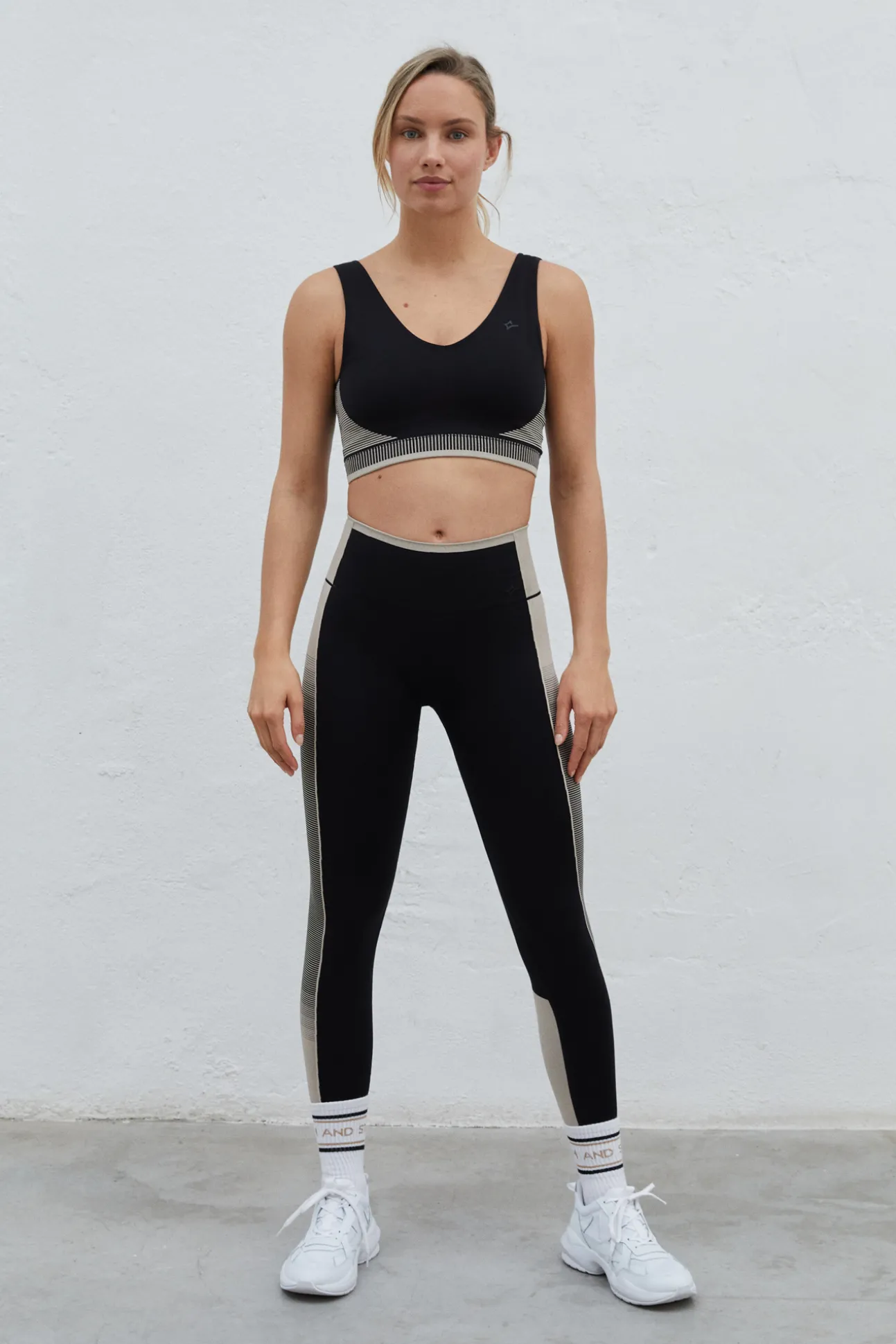Sujetador Deportivo Negro Seamless Fit