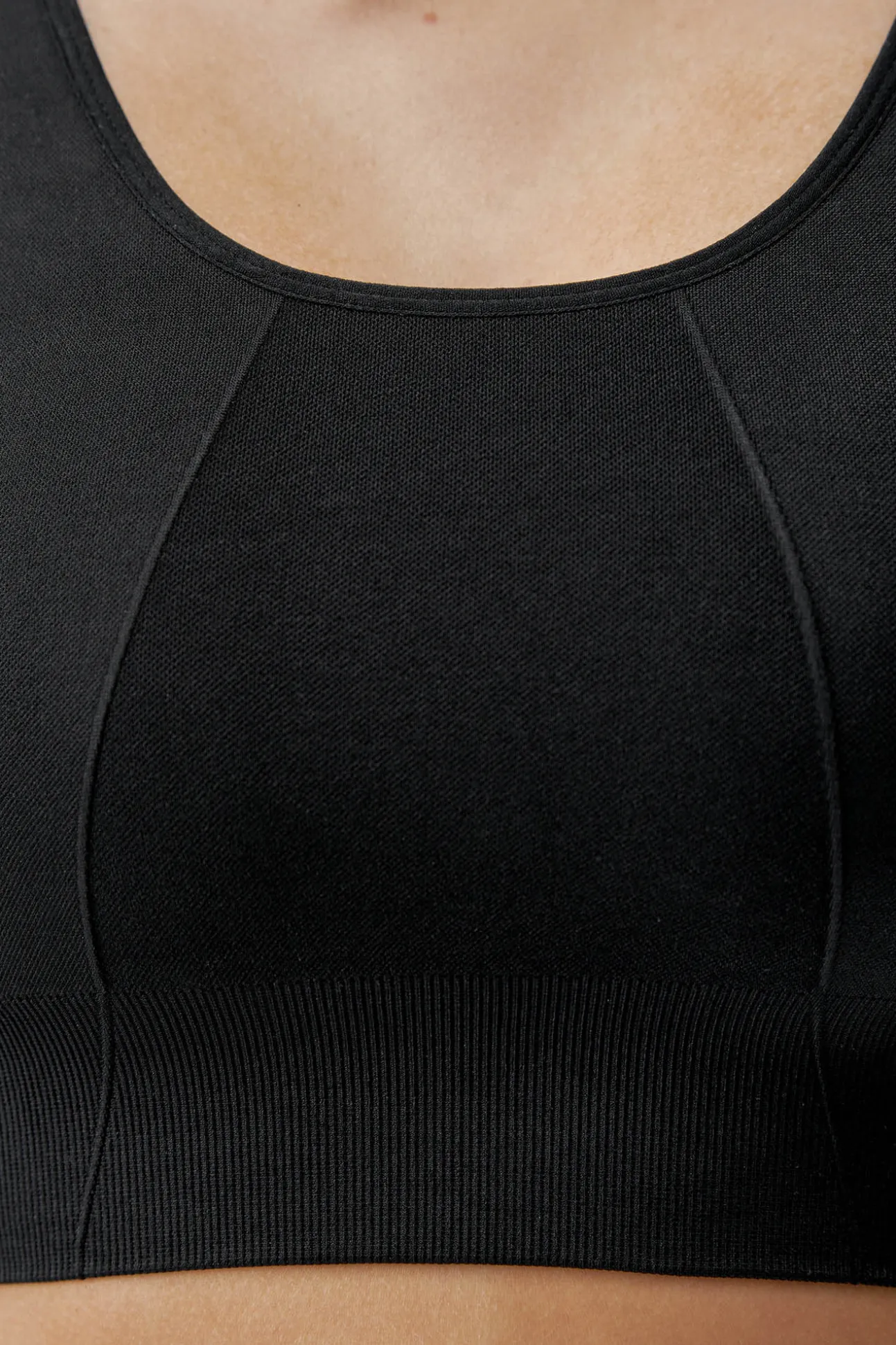 Top Akira Black