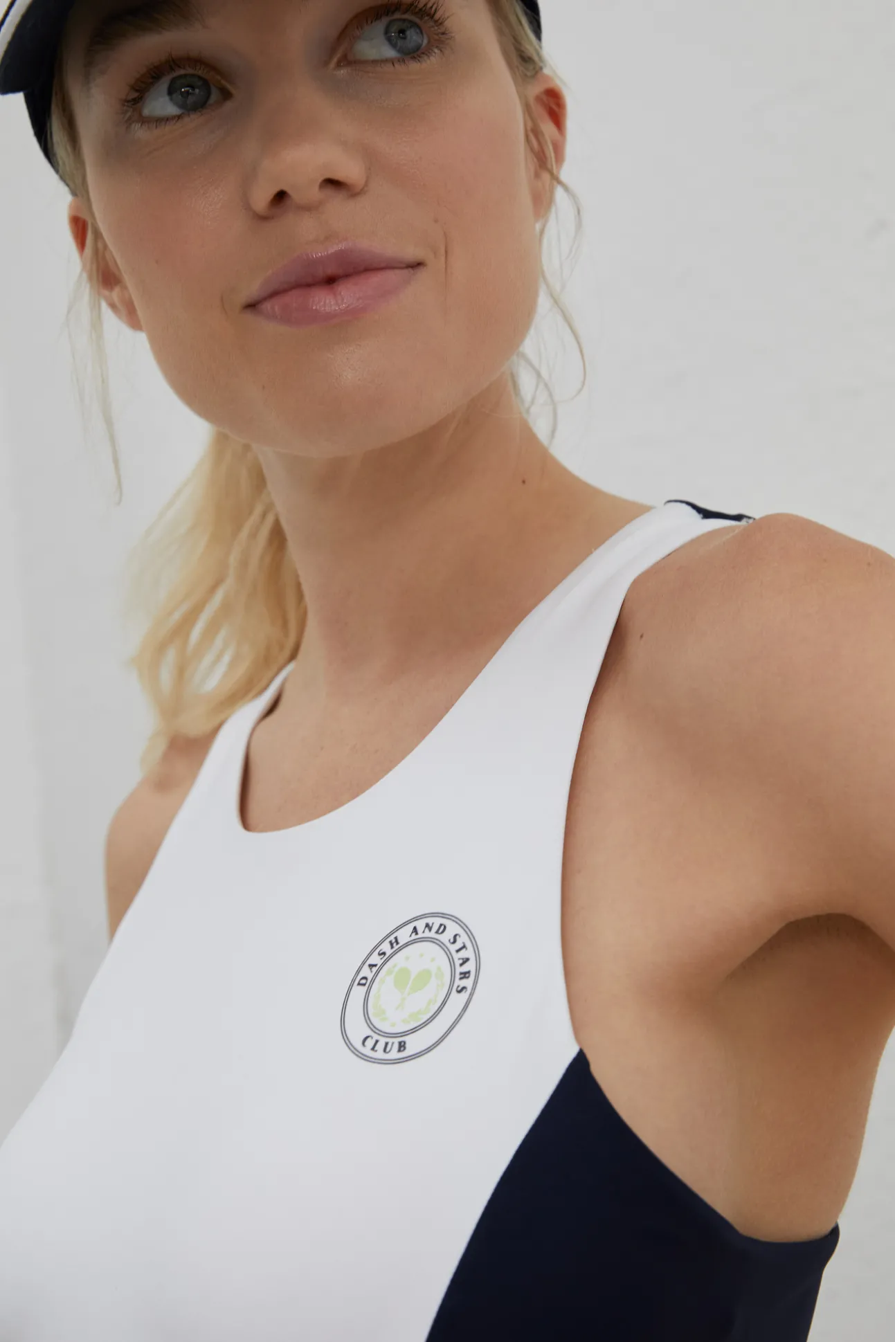 Vestido Blanco Con Malla Interior