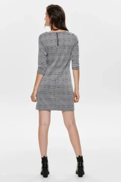 Vestido Corto Con Magas 3/4
