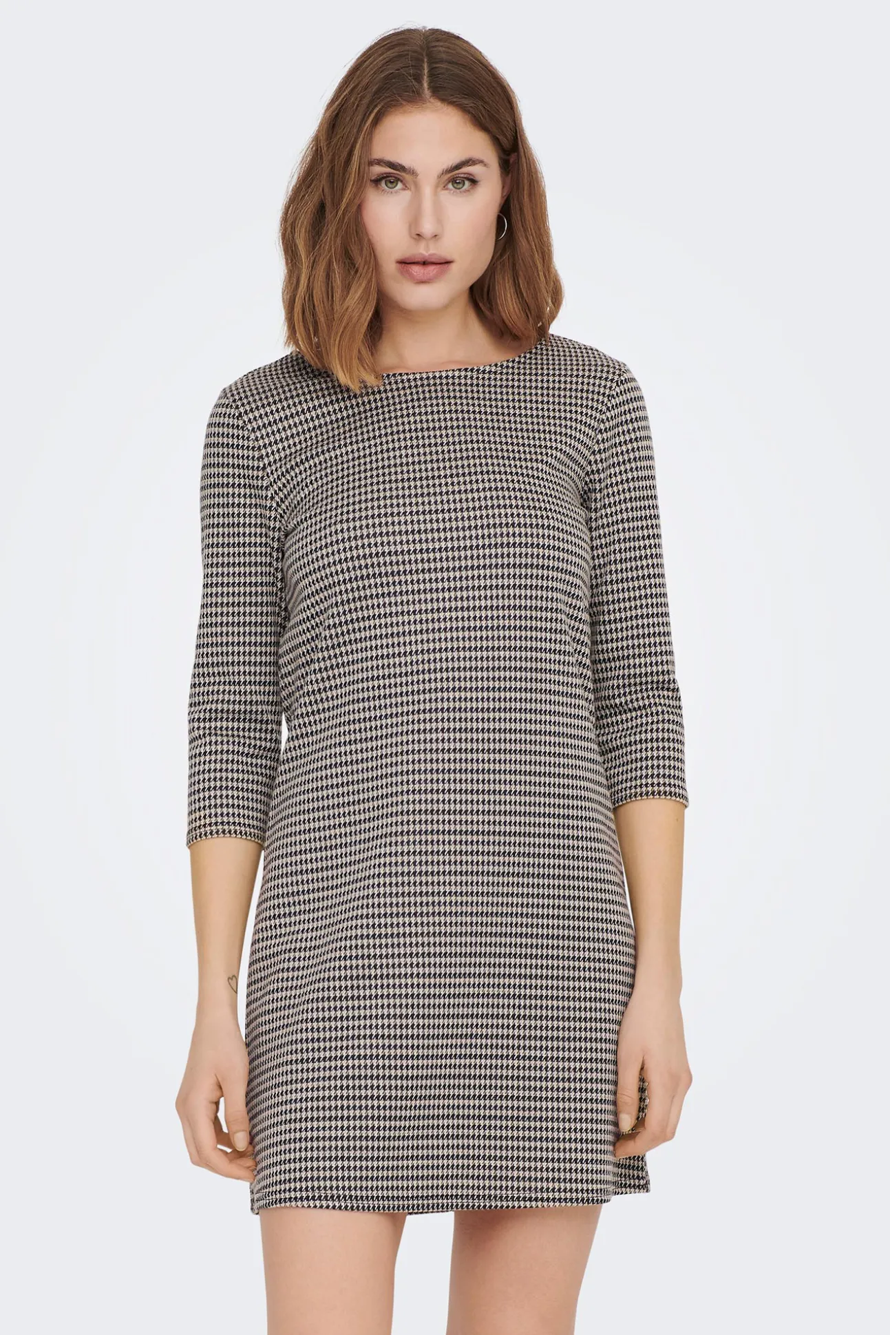 Vestido Corto Con Magas 3/4